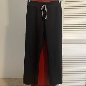 Figs high waisted scrub pants in black